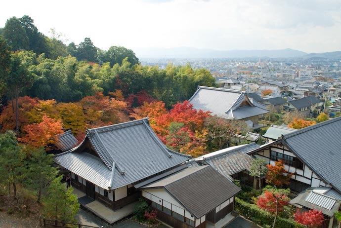 November 21, 2006 &mdash; Enkouji Temple in situ, Kyoto Japan -- Copyright 2006 Jeffrey Eric Francis Friedl, http://regex.info/blog/