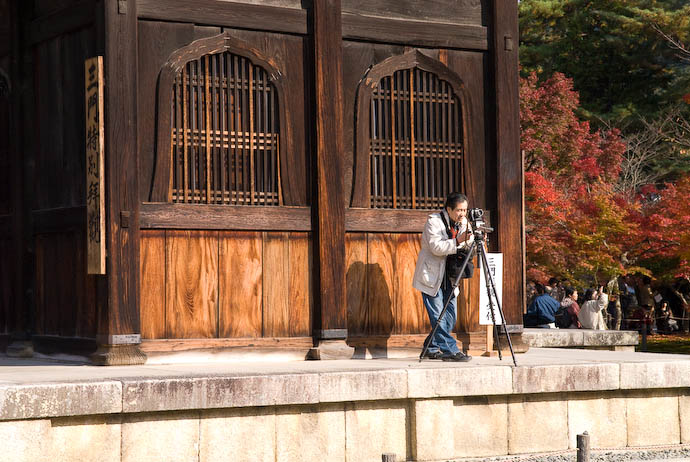 Cameras Everywhere at the Nanzen Temple -- Kyoto, Japan -- Copyright 2006 Jeffrey Eric Francis Friedl, http://regex.info/blog/