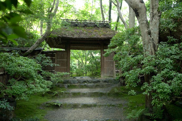 Formal Entrance Gate at Giouji Temple, Kyoto Japan -- Copyright 2007 Jeffrey Eric Francis Friedl, http://regex.info/blog/
