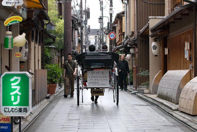 Student Driver -- Kyoto, Japan -- Copyright 2007 Jeffrey Eric Francis Friedl, http://regex.info/blog/
