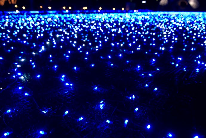 Extremely Blue -- Roppongi, Tokyo, Japan -- Copyright 2008 Jeffrey Eric Francis Friedl, http://regex.info/blog/