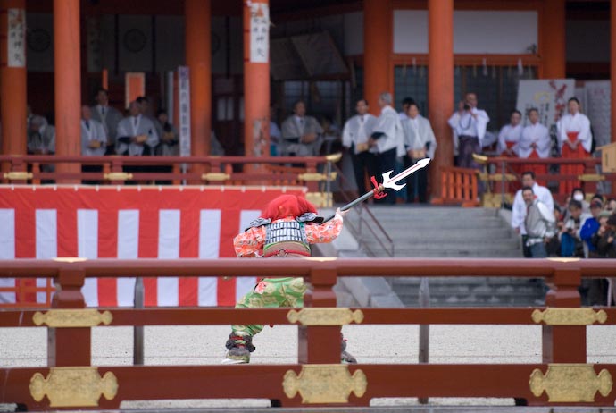 Menacing the Good Townsfolk -- Kyoto, Japan -- Copyright 2008 Jeffrey Eric Francis Friedl, http://regex.info/blog/