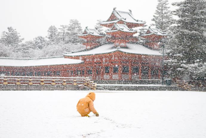 Photogenic Snowman Construction -- Kyoto, Japan -- Copyright 2008 Jeffrey Eric Francis Friedl