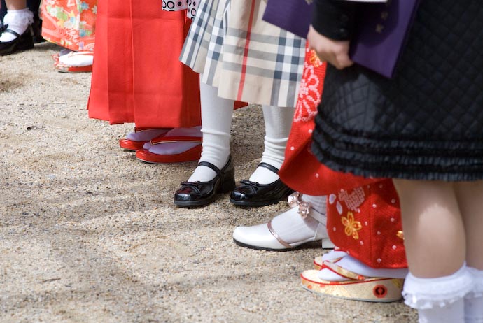 Little Girls' Shoes -- Kyoto, Japan -- Copyright 2008 Jeffrey Eric Francis Friedl, http://regex.info/blog/