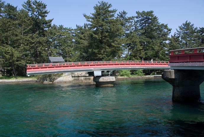 Spinning Bridge -- Kotobikihama, Kyoto, Japan -- Copyright 2008 Jeffrey Eric Francis Friedl, http://regex.info/blog/