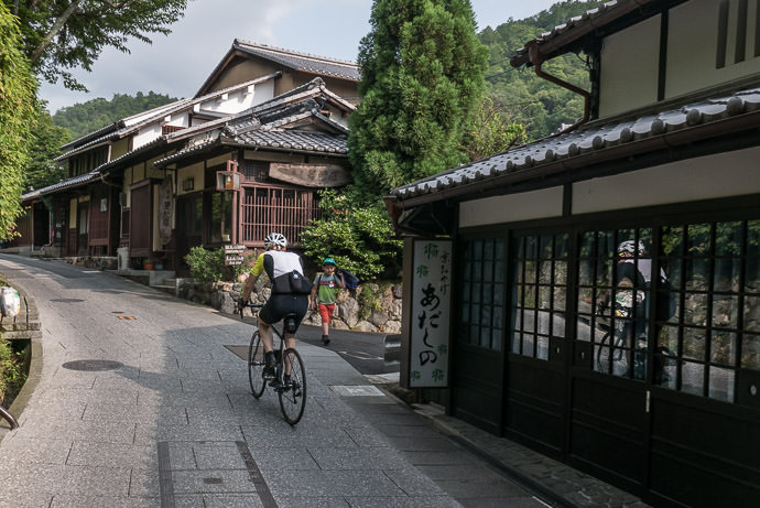 Leaving Kyoto via Arashiyama 7:31 AM (+1h 8m) - 13 km (8 miles) taken while cycling at 8 kph (5 mph) -- Kyoto, Japan -- Copyright 2015 Jeffrey Friedl, http://regex.info/blog/