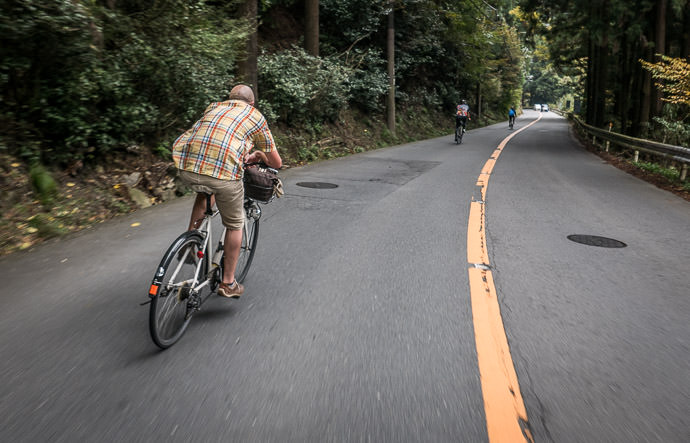 Downhill All the Way taken while riding at 41 kph (26 mph) -- Kyoto, Japan -- Copyright 2015 Jeffrey Friedl, http://regex.info/blog/