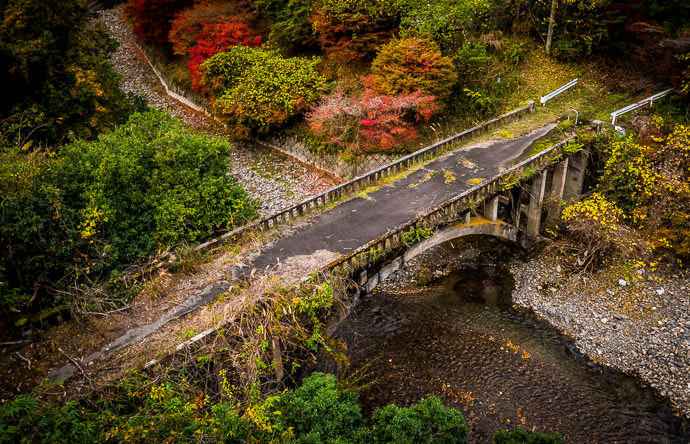 Old Bridge visible from the modern bridge above -- Kyoto, Japan -- Copyright 2015 Jeffrey Friedl, http://regex.info/blog/ -- This photo is licensed to the public under the Creative Commons Attribution-NonCommercial 4.0 International License http://creativecommons.org/licenses/by-nc/4.0/ (non-commercial use is freely allowed if proper attribution is given, including a link back to this page on http://regex.info/ when used online)