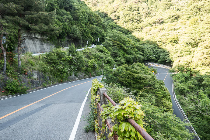 Super Twisty Descent Omote Rokko Driveway (表六甲 ドライブウェイ) -- Kobe, Hyogo, Japan -- Copyright 2016 Jeffrey Friedl, http://regex.info/blog/