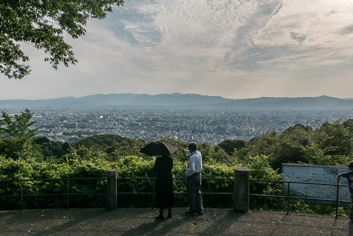 Shogunzuka Overlook (将軍塚) -- Kyoto, Japan -- Copyright 2016 Jeffrey Friedl, http://regex.info/blog/