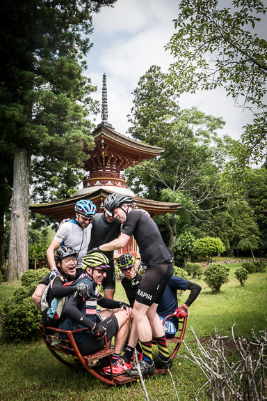 Ancient Pre-Ride Ritual part of the Cycling Kyoto! narrative for hundreds of years ( It wasn't explained to me, and I didn't ask. ) -- Funai-gun -- Funai-gun, Kyoto, Japan -- Copyright 2016 Jeffrey Friedl, http://regex.info/blog/