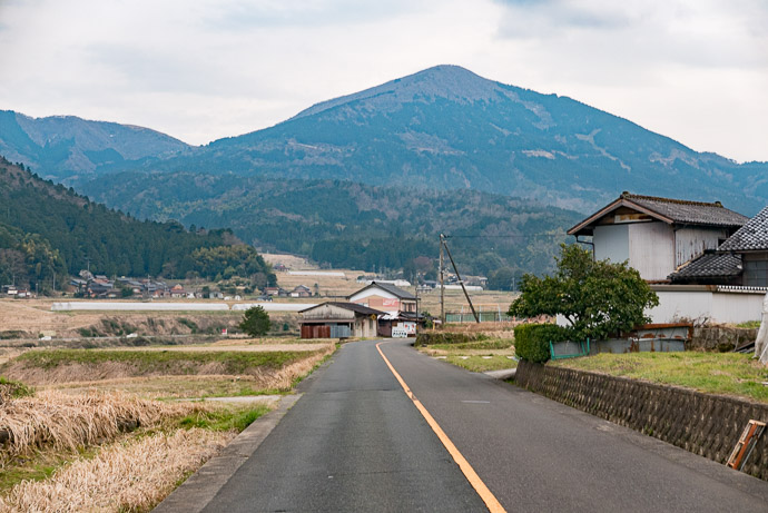 First Return Climb Awaits 5:47 PM (from start: 9h 48m / 182 km / 113.0 miles) -- Yosa-gun -- Yosa-gun, Kyoto, Japan -- Copyright 2017 Jeffrey Friedl, http://regex.info/blog/