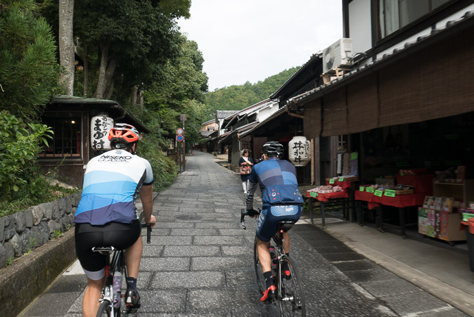 Quaint Area north of Arashiyama -- Kyoto, Japan -- Copyright 2017 Jeffrey Friedl, http://regex.info/blog/