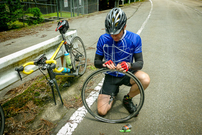 Moments Later first flat since this day of many flats . after about 800km (500mi) on the new Michelin Pro4 Endurance photo by Gorm Kipperberg -- Nantan, Kyoto, Japan -- Copyright 2016 Jeffrey Friedl, http://regex.info/blog/