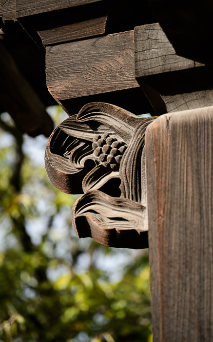 desktop background image of some carving detail on a building at the Myouhouin Temple (妙法院), Kyoto Japan  --  Carving Detail  --  Myouhouin Temple (妙法院)  --  Copyright 2012 Jeffrey Friedl, http://regex.info/blog/  --  This photo is licensed to the public under the Creative Commons Attribution-NonCommercial 3.0 Unported License http://creativecommons.org/licenses/by-nc/3.0/ (non-commercial use is freely allowed if proper attribution is given, including a link back to this page on http://regex.info/ when used online)
