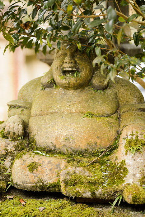 Hey There Big Guy... ... but, uh, you've got something stuck in your teeth  --  Nishimura Stone Lanterns (西村石灯籠)  --  Kyoto, Japan  --  Copyright 2013 Jeffrey Friedl, http://regex.info/blog/  --  This photo is licensed to the public under the Creative Commons Attribution-NonCommercial 3.0 Unported License http://creativecommons.org/licenses/by-nc/3.0/ (non-commercial use is freely allowed if proper attribution is given, including a link back to this page on http://regex.info/ when used online)