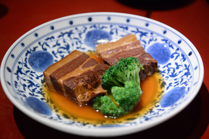 Pork that absolutely melts in your mouth -- Nagasaki, Japan -- Copyright 2013 Jeffrey Friedl, http://regex.info/blog/
