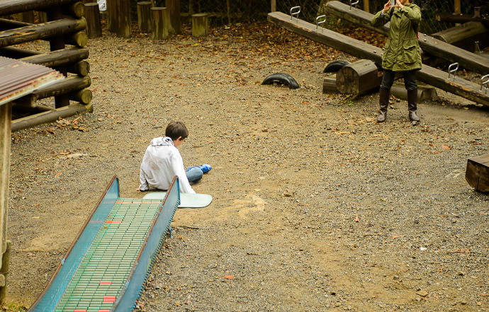 Wet and Rocky Mess -- 山びこの森 -- Takatsuki, Osaka, Japan -- Copyright 2013 Jeffrey Friedl, http://regex.info/blog/