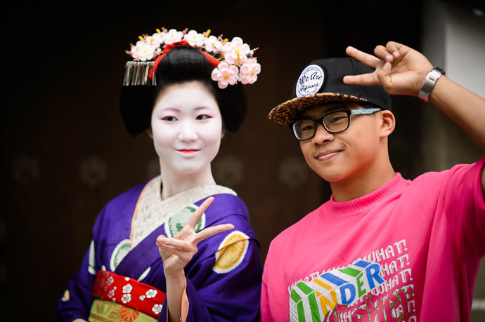 Peace -- Gion -- Kyoto, Japan -- Copyright 2014 Jeffrey Friedl, http://regex.info/blog/