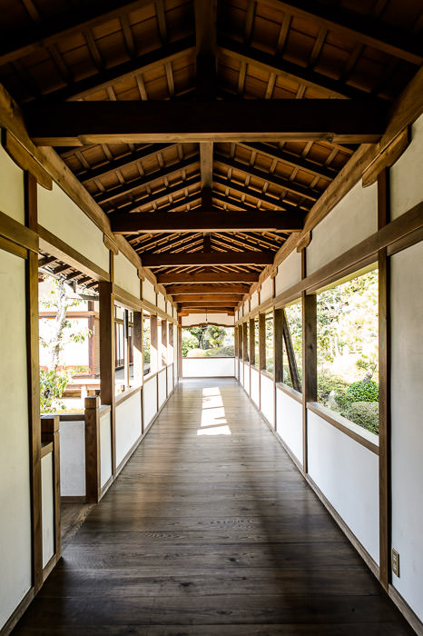 Covered Passageway -- Zuishin Temple (随心院) -- Kyoto, Japan -- Copyright 2014 Jeffrey Friedl, http://regex.info/blog/ -- This photo is licensed to the public under the Creative Commons Attribution-NonCommercial 4.0 International License http://creativecommons.org/licenses/by-nc/4.0/ (non-commercial use is freely allowed if proper attribution is given, including a link back to this page on http://regex.info/ when used online)