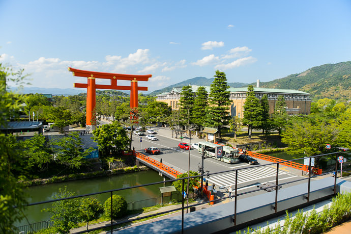 Wider View with the National Museum of Modern Art at left, and the Kyoto Municipal Museum of Art at right -- Rokusisui (六絲水) -- Kyoto, Japan -- Copyright 2014 Jeffrey Friedl, http://regex.info/blog/