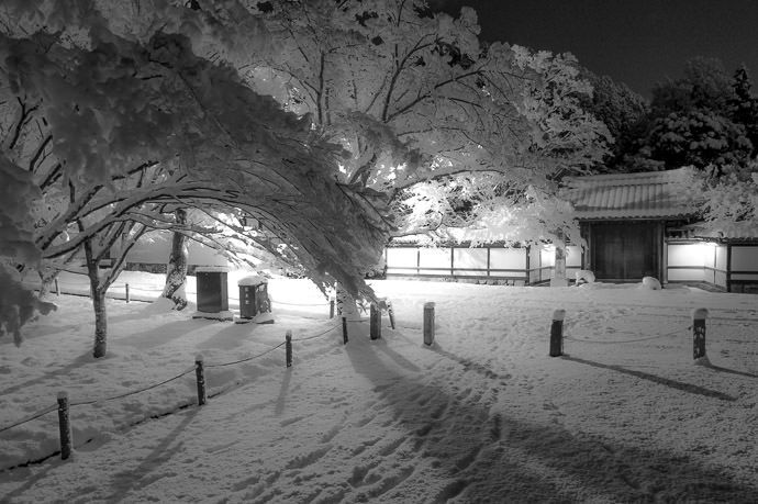 Nanzen Temple (南禅寺) -- Nanzen Temple (南禅寺) -- Kyoto, Japan -- Copyright 2015 Jeffrey Friedl, http://regex.info/blog/