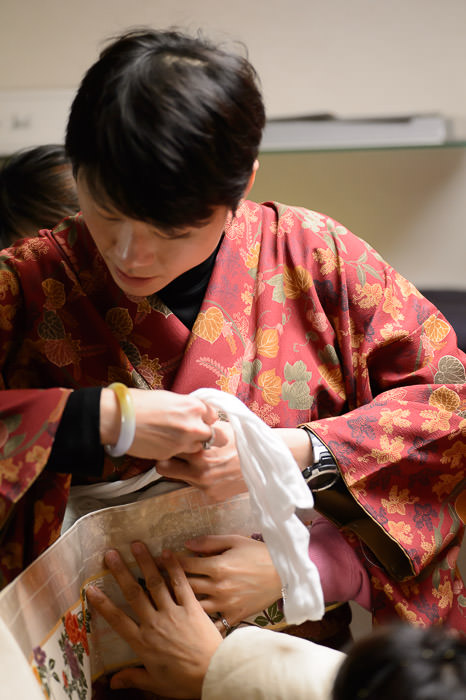 Helping Hand(s) -- W'Atelier ENYA (縁家) -- Kyoto, Japan -- Copyright 2015 Jeffrey Friedl, http://regex.info/blog/