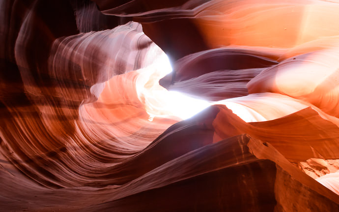 desktop background image of wavy rocks at Antelope Canyon, on Navajo land near Page Arizona. -- Just Inside the Entrance less-boring view この 写真 も 入口 に 入っ たばかり所で 撮っ たが 、結果 は 奇麗 だと思います。 前の写真とこの写真の差は一般者と撮影者の違いだと思います。 -- Page, Arizona, United States -- Copyright 2015 Jeffrey Friedl, http://regex.info/blog/ -- This photo is licensed to the public under the Creative Commons Attribution-NonCommercial 4.0 International License http://creativecommons.org/licenses/by-nc/4.0/ (non-commercial use is freely allowed if proper attribution is given, including a link back to this page on http://regex.info/ when used online)