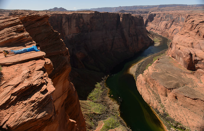 Dizzying my knees feel weak just looking at it Horseshoe Bend, Page Arizona -- Page, Arizona, United States -- Copyright 2015 Jeffrey Friedl, http://regex.info/blog/2015-09-09/2615 -- This photo is licensed to the public under the Creative Commons Attribution-NonCommercial 4.0 International License http://creativecommons.org/licenses/by-nc/4.0/ (non-commercial use is freely allowed if proper attribution is given, including a link back to this page on http://regex.info/ when used online)