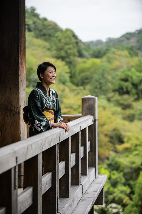 Laughing at the Absurdity of whatever I'd just said -- Kiyomizu Temple (清水寺) -- Kyoto, Japan -- Copyright 2015 Jeffrey Friedl, http://regex.info/blog/