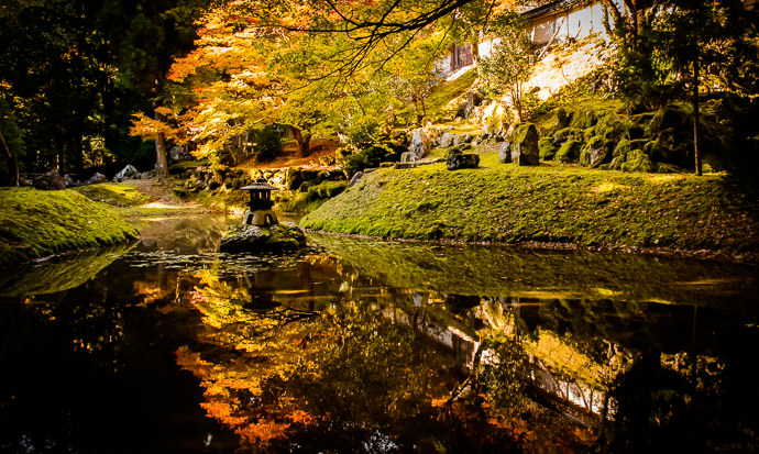 Joshokoji Temple (常照皇寺) Kyoto, Japan -- Joshokoji Temple (常照皇寺) -- Copyright 2016 Jeffrey Friedl, http://regex.info/blog/ -- This photo is licensed to the public under the Creative Commons Attribution-NonCommercial 4.0 International License http://creativecommons.org/licenses/by-nc/4.0/ (non-commercial use is freely allowed if proper attribution is given, including a link back to this page on http://regex.info/ when used online)