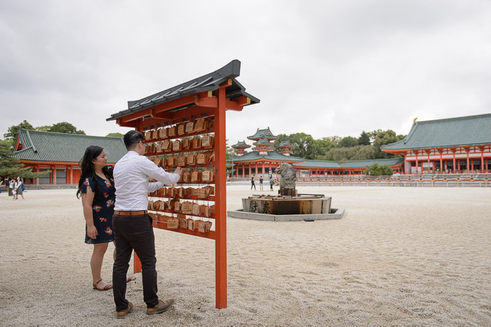 Checking Out &#8220; Wish Boards &#8221; people write their wishes on these wooden boards -- Heian Shrine (平安神宮) -- Kyoto, Japan -- Copyright 2017 Jeffrey Friedl, http://regex.info/blog/