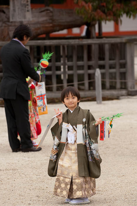Most Were Not Apprehensive little boy in a hakama  --  Kyoto, Japan  --  Copyright 2008 Jeffrey Friedl, http://regex.info/blog/