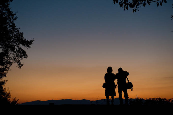 Enjoying The Sunset while his wife waited patiently  --  Kyoto, Japan  --  Copyright 2008 Jeffrey Friedl, http://regex.info/blog/