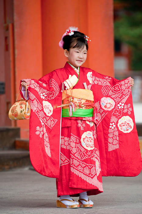 Behold My Cuteness  --  The Heian Shrine  --  Kyoto, Japan  --  Copyright 2008 Jeffrey Friedl, http://regex.info/blog/