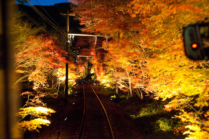 Passing By Hakuryuuen -- Kyoto, Japan -- Copyright 2008 Jeffrey Friedl, http://regex.info/blog/