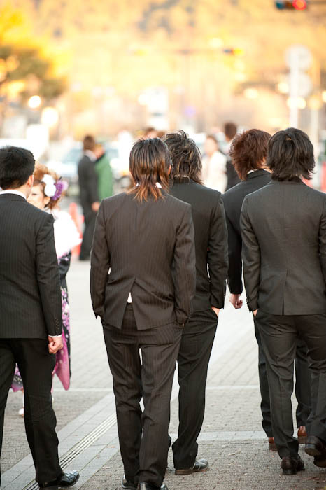 Groups of Guys big hair &middot; bigger hopes -- Kyoto, Japan -- Copyright 2009 Jeffrey Friedl, http://regex.info/blog/