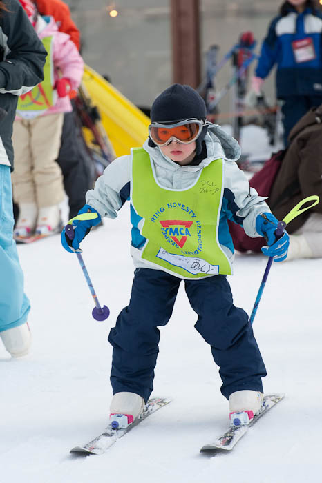 First Run With Poles -- Hakodateyama Ski -- Takashima, Shiga, Japan -- Copyright 2009 Jeffrey Friedl, http://regex.info/blog/