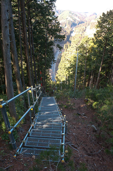 End of the Stairs, but Not Yet The Top ( way below, you can see the road where this all started ) -- NTT Dokomo Tochu broadcast tower -- Otsu, Shiga, Japan -- Copyright 2009 Jeffrey Friedl, http://regex.info/blog/