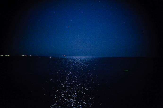 , f/1.4, ISO 6400 &mdash; map & image data &mdash; nearby photos Moonlight over the East China Sea Ishigaki Island, Okinawa Prefecture, Japan -- Ishigaki, Okinawa, Japan -- Copyright 2009 Jeffrey Friedl, http://regex.info/blog/
