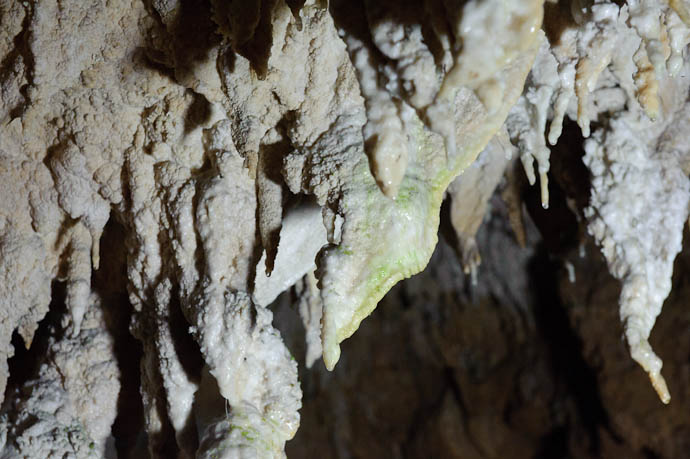 Filling In the Cave drop by drop, millennium by millennium -- Ishigaki, Okinawa, Japan -- Copyright 2009 Jeffrey Friedl, http://regex.info/blog/