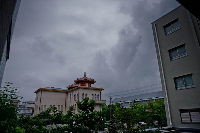 Kyoto at Maximum Eclipse thunderstorms the other day darkened the sky more than this -- Kyoto, Japan -- Copyright 2009 Jeffrey Friedl, http://regex.info/blog/