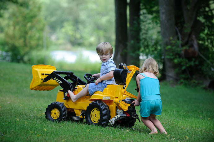 Not Quite as Easy as the Blue Car -- Rootstown, Ohio, USA -- Copyright 2009 Jeffrey Friedl, http://regex.info/blog/