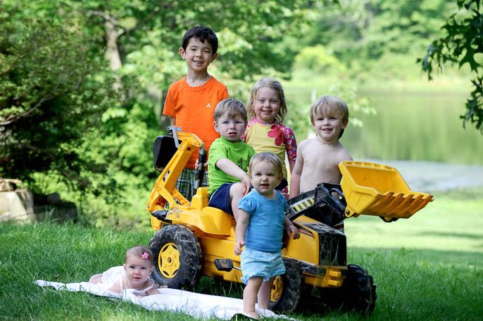 Six Cousins Anthony (6) , &nbsp;&nbsp;Grace (4) , &nbsp;&nbsp;Josh (3) Luke (2) Titi (4 mo) , &nbsp;&nbsp;Jena (10 mo) -- Kyoto, Japan -- Copyright 2009 Jeffrey Friedl, http://regex.info/blog/