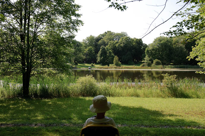 Appreciating the View -- Rootstown, Ohio, USA -- Copyright 2009 Jeffrey Friedl, http://regex.info/blog/