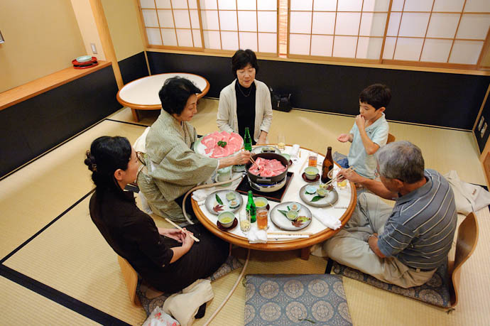 The Scene -- Moritaya Restaurant -- Kyoto, Japan -- Copyright 2009 Jeffrey Friedl, http://regex.info/blog/