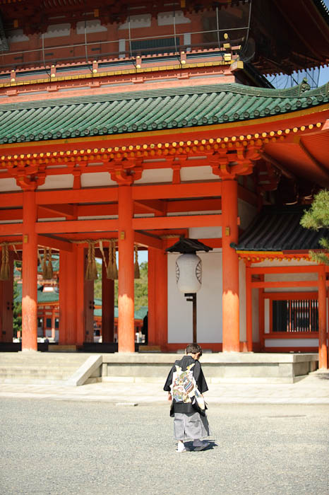 Tiny Pebbles -- Heian Shrine -- Kyoto, Japan -- Copyright 2009 Jeffrey Friedl, http://regex.info/blog/