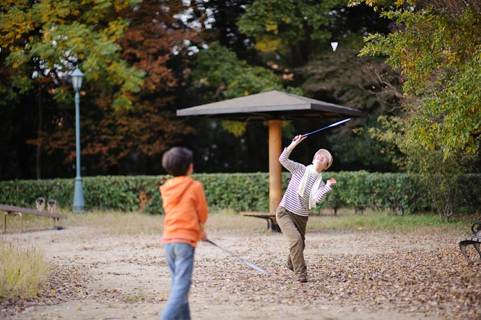 Poise -- Kyoto Gosho, the grounds of the old imperial palace. -- Kyoto, Japan -- Copyright 2009 Jeffrey Friedl, http://regex.info/blog/