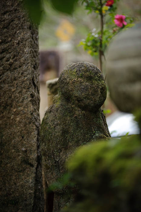 Older than Most or so it seems -- Nishimura Stone Lanterns workshop and garden -- Kyoto, Japan -- Copyright 2009 Jeffrey Friedl, http://regex.info/blog/