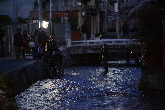 Evening Movie Shoot -- Kyoto, Japan -- Copyright 2010 Jeffrey Friedl, http://regex.info/blog/